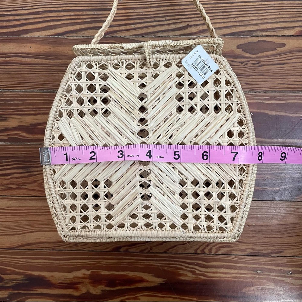 NWT Beige Woven Bag - Picture 6 of 7